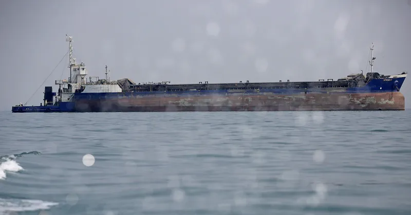 Petróleo repunta mientras Irán y EE.UU. siguen sin acuerdo para reabrir el estrecho de Ormuz