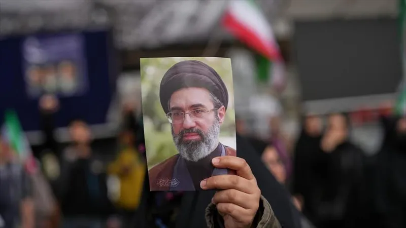 Profesionales de medios reafirman su compromiso con directrices del Líder de Irán