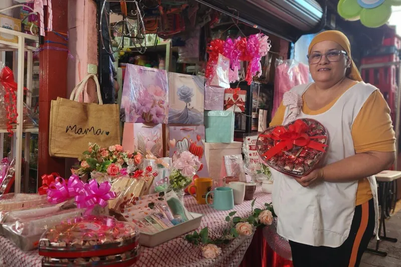 Mercados capitalinos aumentan ventas por el Día de las Madres