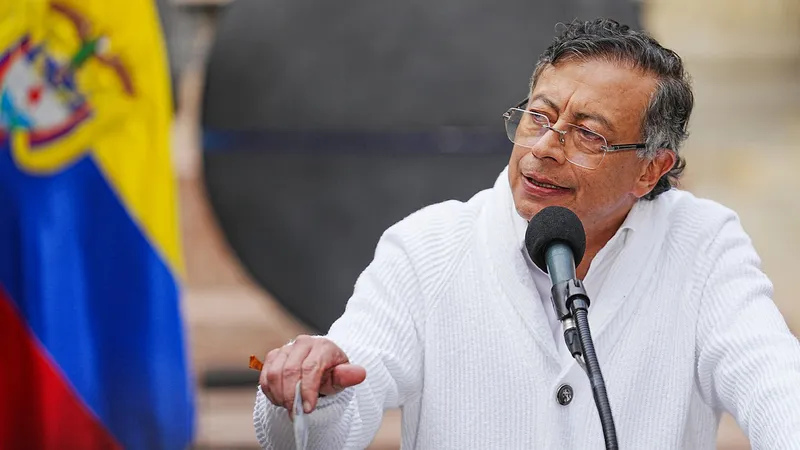 Petro presenta pruebas del presunto fraude en presidenciales de Colombia