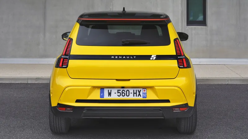 Los Renault 4 y 5 eléctricos serán todavía más baratos gracias a 'un truco’ que estrenó el Twingo de 20.000€