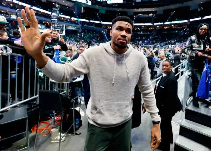 Los Bucks deben seguir adelante tras traspasar al ícono Antetokounmpo