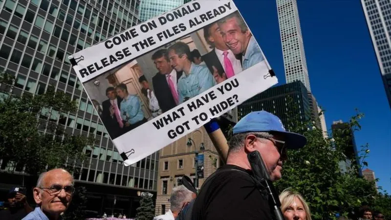 Publican documentos sobre acusaciones de agresión sexual contra Trump en el caso Epstein