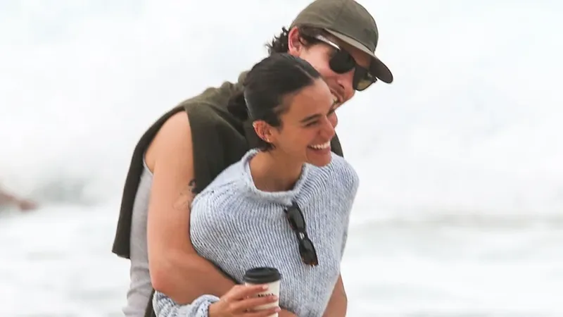 Shawn Mendes celebra su cumpleaños con un amoroso homenaje de su novia Bruna Marquezine