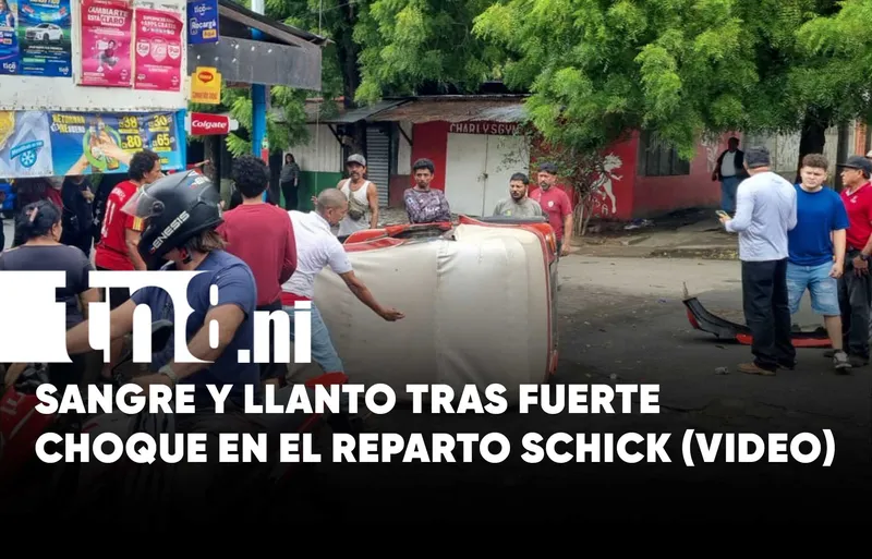 Cámara capta violento choque entre vehículo y caponera en Reparto Schick, Managua