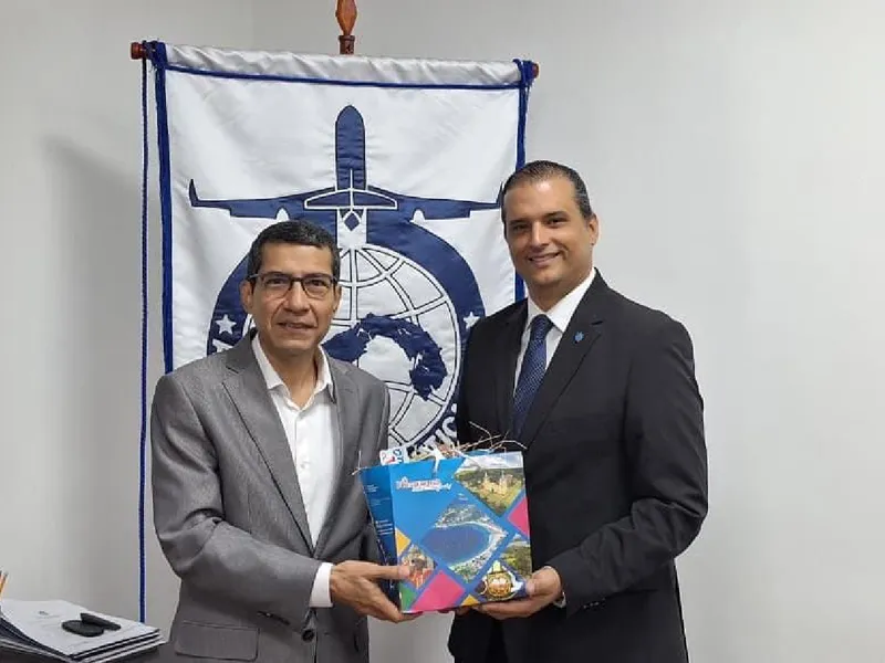 Con Aeronáutica Civil de Panamá
