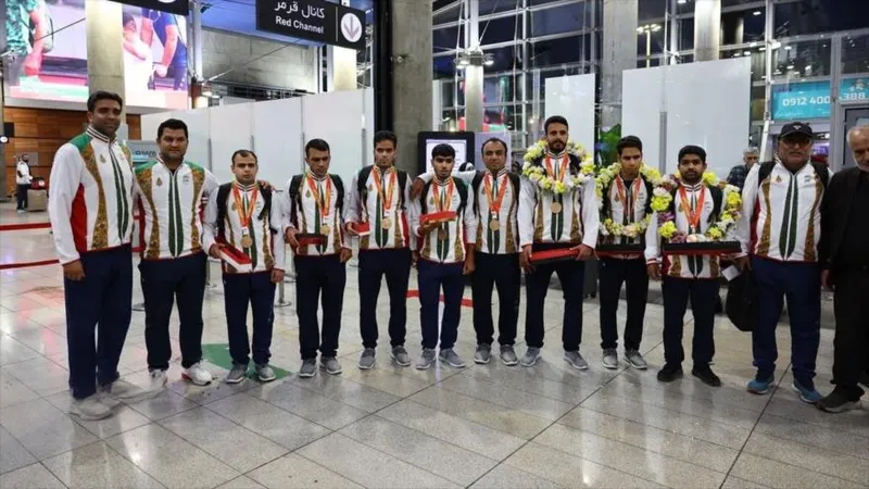 De Nagoya a casa con 102 medallas: regresan deportistas iraníes de Juegos Para Asiáticos