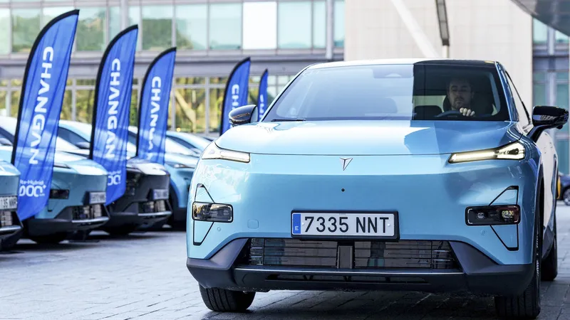Así es el nuevo CHANGAN DEEPAL S05, un SUV híbrido enchufable que promete 1.060 km de autonomía con solo 2 litros de consumo