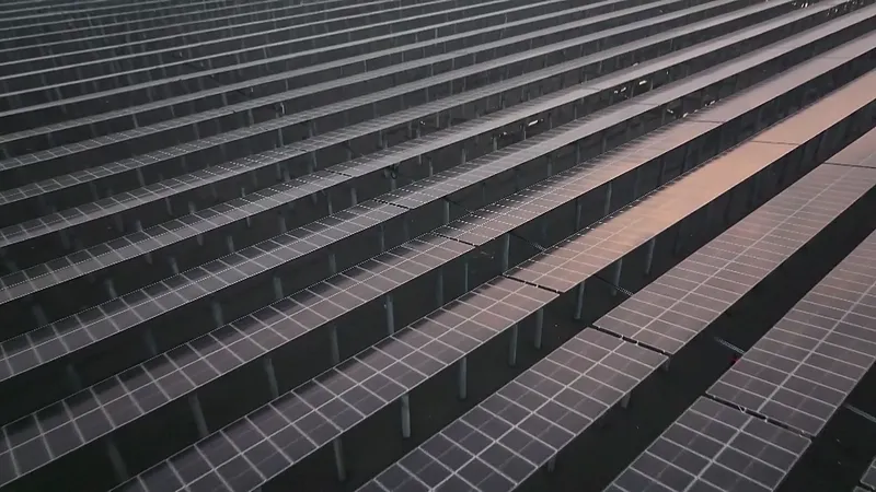 Concluyen el mayor proyecto integrado de almacenamiento solar e hidrógeno de China