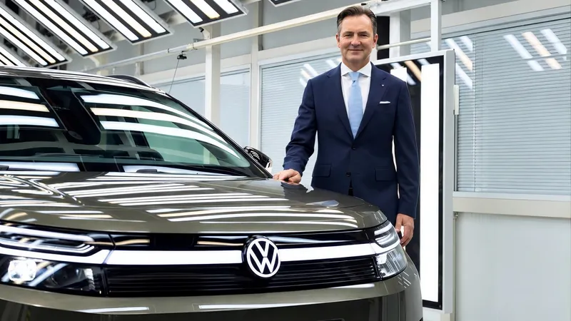 El CEO de Volkswagen presume de su fábrica en Navarra: "Muy pocas plantas en el mundo pueden hacer esto"