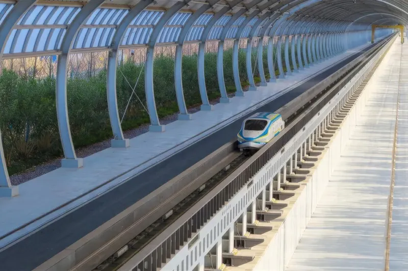 China acaba de llevar un tren que levita a velocidades de avión: 800 km/h en 5,3 segundos