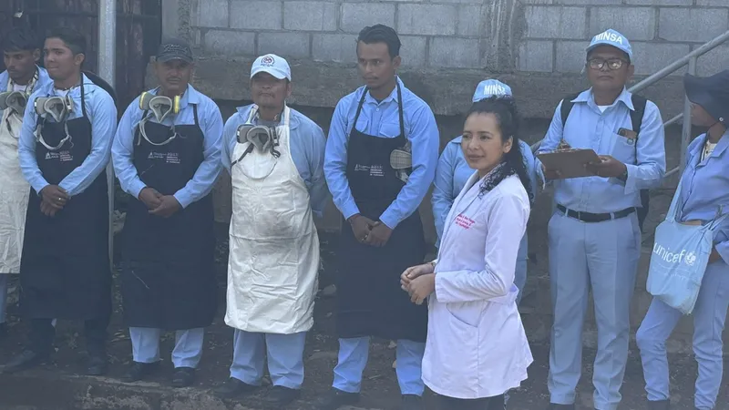 MINSA realiza jornada de fumigación en el barrio 18 de Mayo de Managua