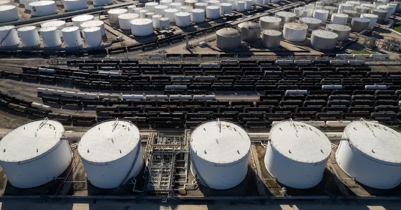 ¿Cuál será el precio del petróleo en 2027? Los escenarios extremos que plantea Deutsche Bank