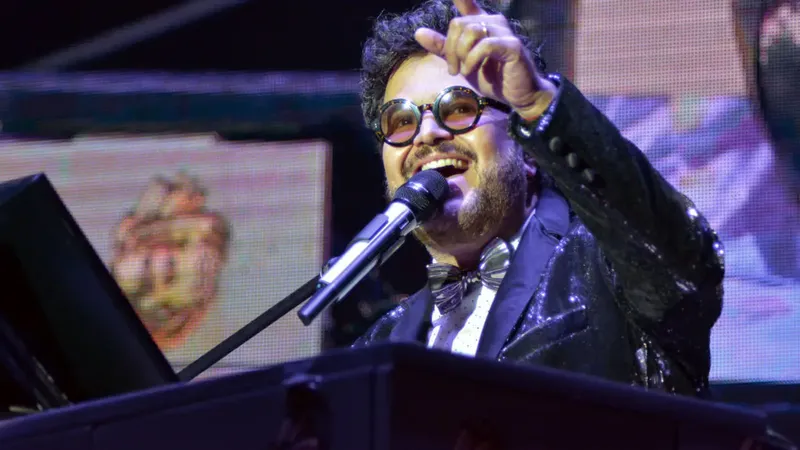 Así respondió Aleks Syntek a la polémica por su show en Benito Juárez