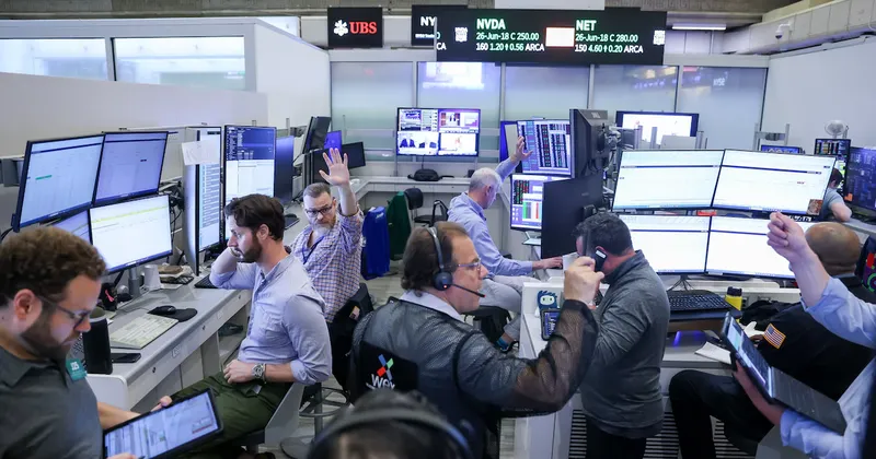 Así recomienda invertir UBS de cara al segundo semestre: acciones, bonos y más IA
