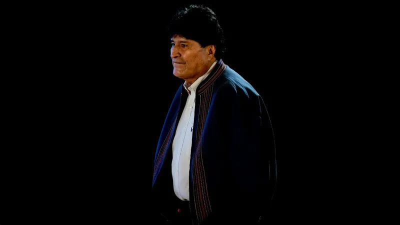 Nueva orden de aprehensión contra Evo Morales "es parte de un show" jurídico, considera un especialista