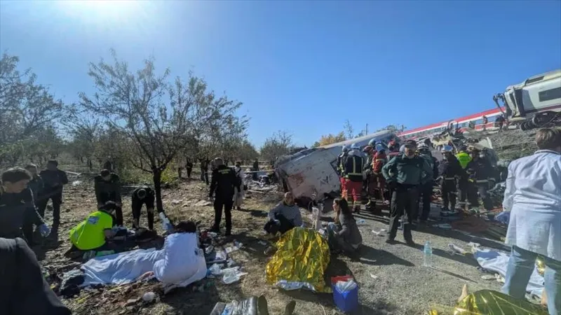 Colisión de dos trenes de alta velocidad en España deja decenas de víctimas