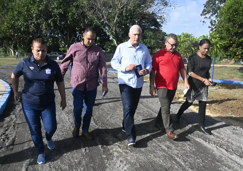 Díaz-Canel chequea Programa Integral de Abasto de Agua en La Habana, y visita el municipio capitalino del Cerro