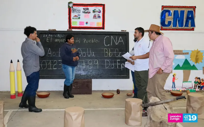 Estudiantes técnicos celebran triunfos educativos