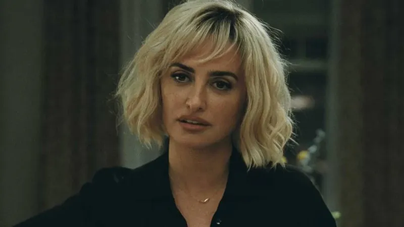 Penélope Cruz besó a la directora de su nueva película y el momento se ha quedado en el filme: "Me quedé tan sorprendida que giré la cabeza y miré directamente a la cámara"