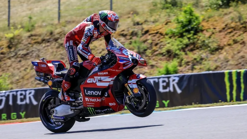 Bagnaia renace en el sprint, con Márquez 3º, y otro error condena a Bezzecchi