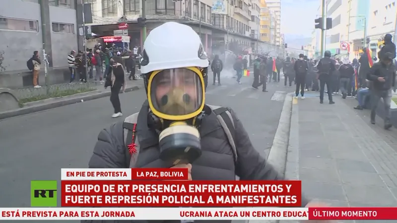 Equipo de RT presencia enfrentamientos y fuerte represión policial a manifestantes en Bolvia