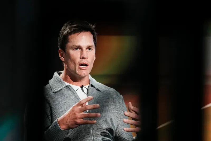 Tom Brady lanzó bofetada a Logan Paul durante un evento público en Nueva York