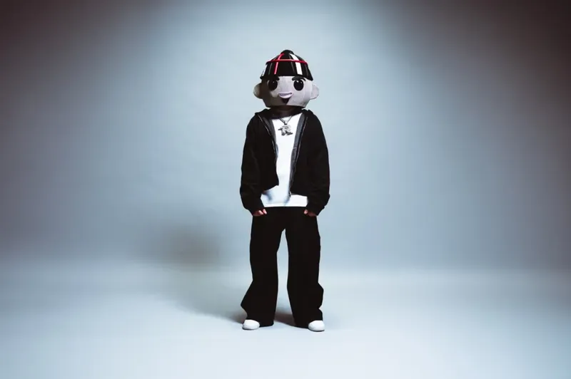 ¿Quién es Chuyin? El artista enmascarado entra a los charts de Billboard con el álbum ‘Los Locos Nunca Mueren’