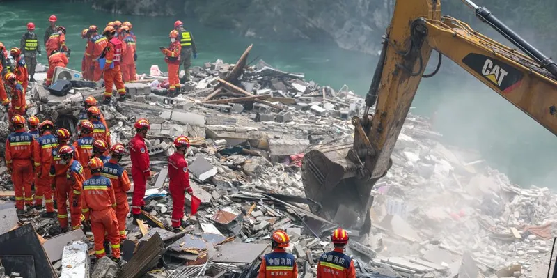 Derrumbe en China deja ocho muertos y 34 desaparecidos tras intensas lluvias