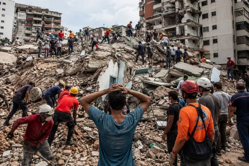 Familiares de víctimas de sismos en Venezuela continúan su búsqueda con la «fe intacta»
