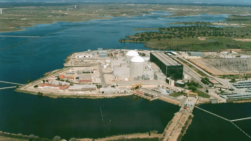 España prorroga la explotación de la central nuclear de Almaraz hasta junio de 2030