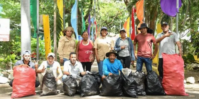 Ometepe luce más limpia: realizan jornada ambiental en Playa Punta Jesús María