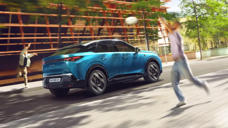 Con 97 km de autonomía, el Peugeot 3008 PHEV te permitirá ahorrar en gasolina en los desplazamientos diarios