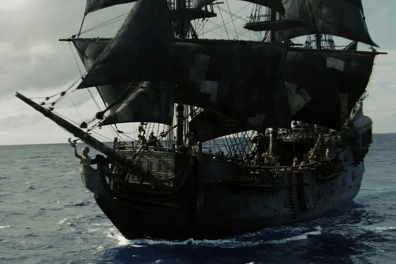 Llevas 23 años suspirando por el mismo barco de Piratas del Caribe, ¿pero qué sabes realmente sobre la historia de "La Jovencita Traviesa"?