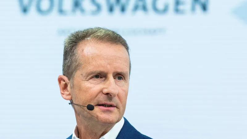 El ex CEO del Grupo Volkswagen alerta de un error con los coches eléctricos: "Estamos regulando esta tecnología hasta hacerla inviable"