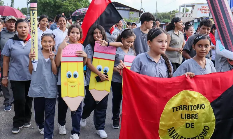 Tipitapa celebra 46 años de la Cruzada de Alfabetización con un desfile