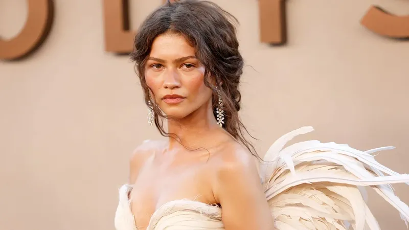 Zendaya deslumbra con dos 'looks' de diosa griega para el cierre de la gira de 'La Odisea'