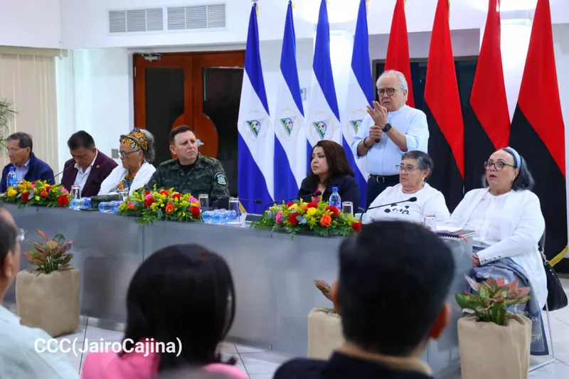 Comisión Constitucional inicia con el Ejército consultas para la reforma parcial de la Constitución Política