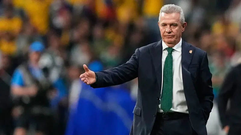 Javier Aguirre fue presentado como DT del Valencia: “El plan inmediato es ganar”