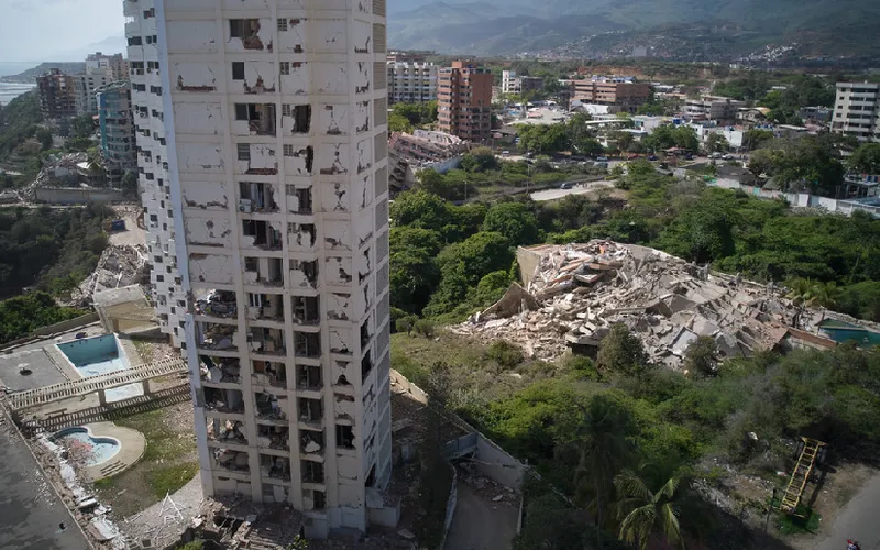 Impactante vista aérea de La Guaira, zona de desastre tras el doblete sísmico en Venezuela