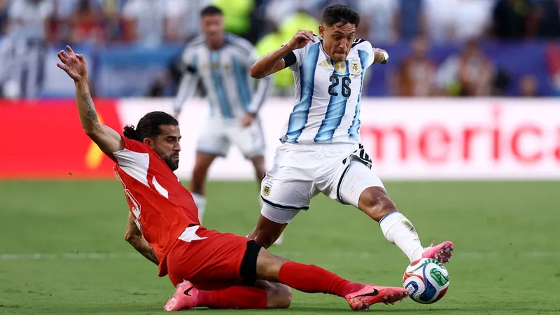 Nahuel Molina está a un paso de convertirse en jugador de Roma