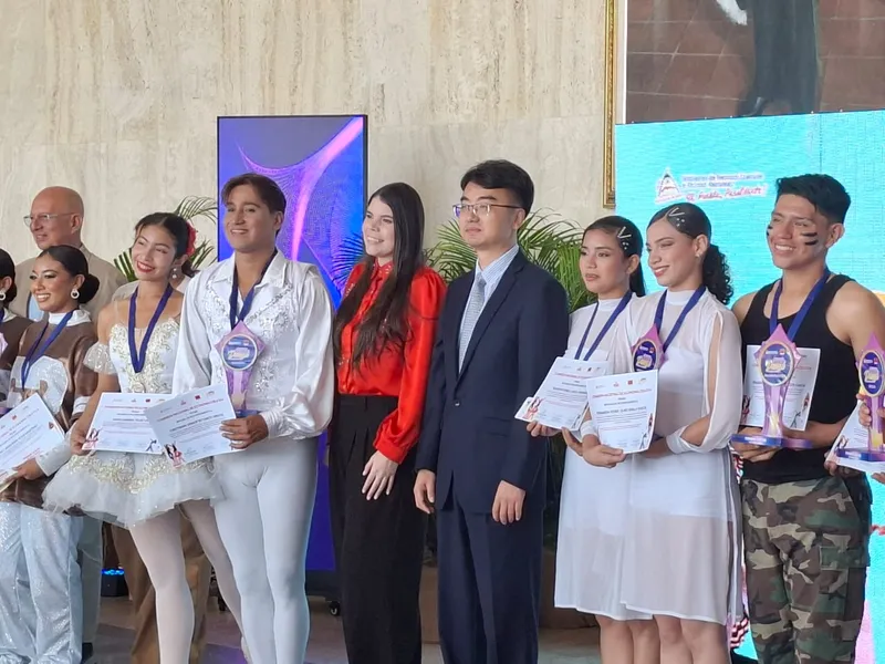 Ganadores del concurso nacional de danza reciben reconocimientos
