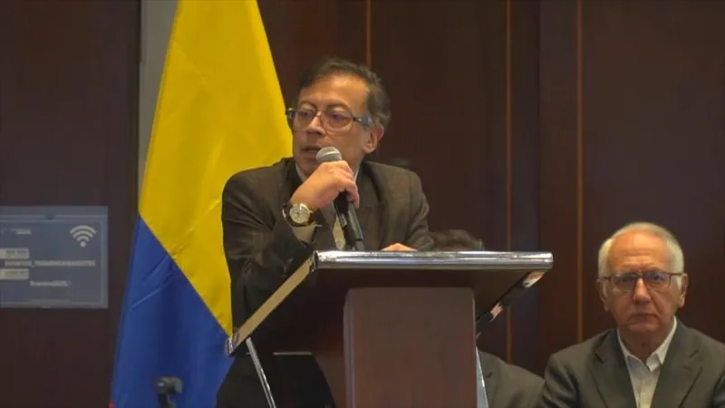 Oposición de Colombia crea gabinete por vida para preservar proyectos progresistas