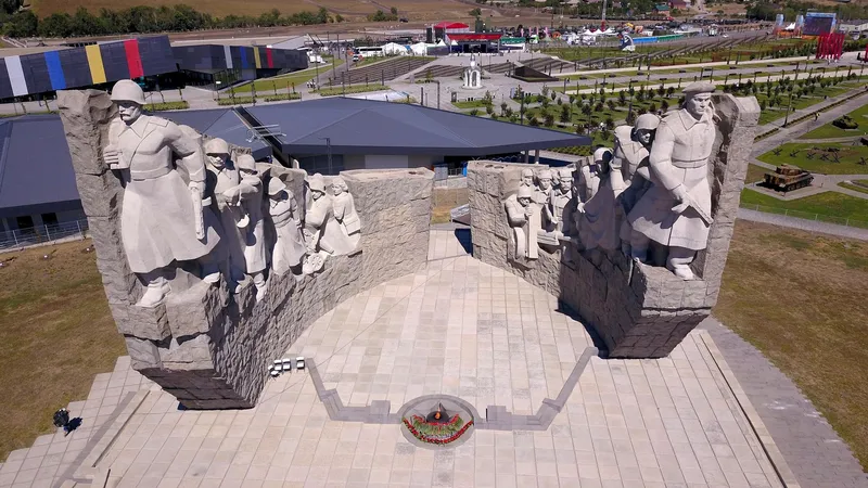 Ucrania ataca un museo en el sur de Rusia y deja más de una decena de heridos