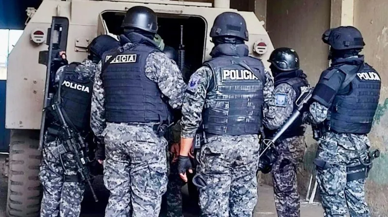 Mejora de la imagen de la Policía Nacional en Ecuador no implica "que la gente vea resultados", dice analista