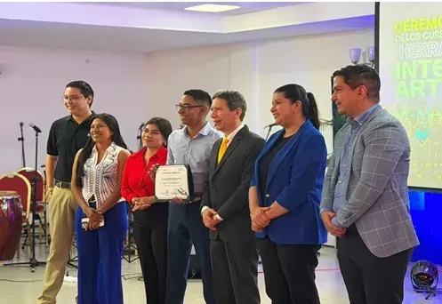 Más de 90 jóvenes se certifican en IA generativa con UNICIT y UAM