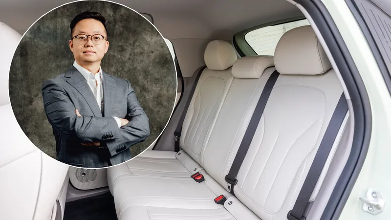 El jefe de producto de Geely, Zack Zhang, enfrenta al E2 y al Renault 5: "es nuestra mayor ventaja competitiva"