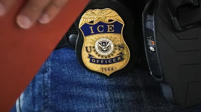 Trump nombra a Lance Schroyer como nuevo titular del ICE
