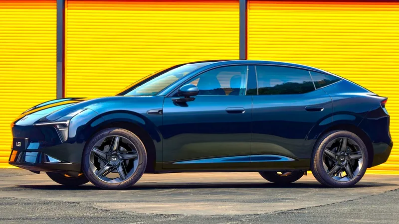 50.000 ventas en 3 días y 1.017 km por 38.600 €: el rival híbrido del Tesla Model Y que sacude Europa