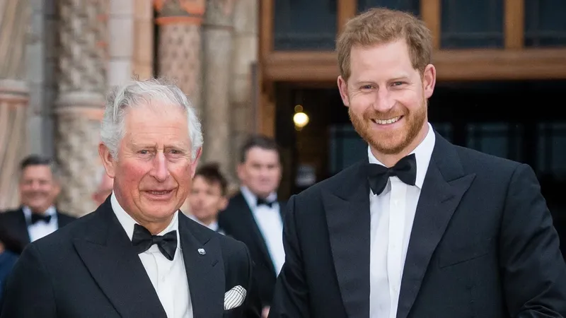 El príncipe Harry se reúne en privado con el rey Carlos junto a Meghan Markle y sus hijos
